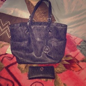 Black mk wollet and purse great condition